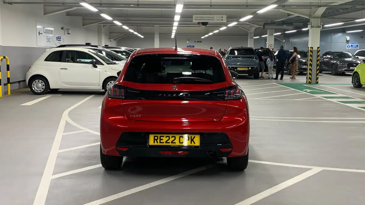 2022-peugeot-208-12-puretech-allure-premium-100bhp-eat8-big-8