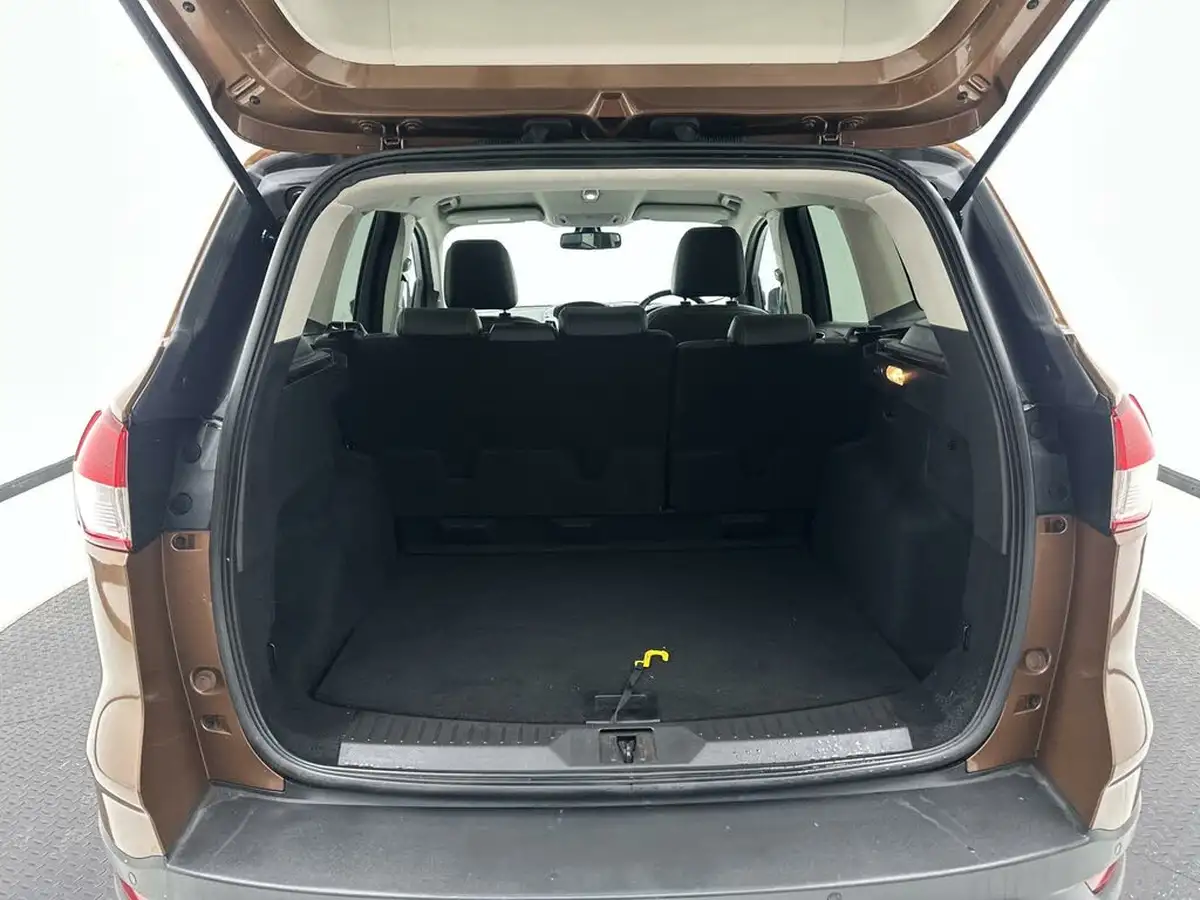 2014-ford-kuga-20tdci-titanium-163ps-awd-powershift-big-14