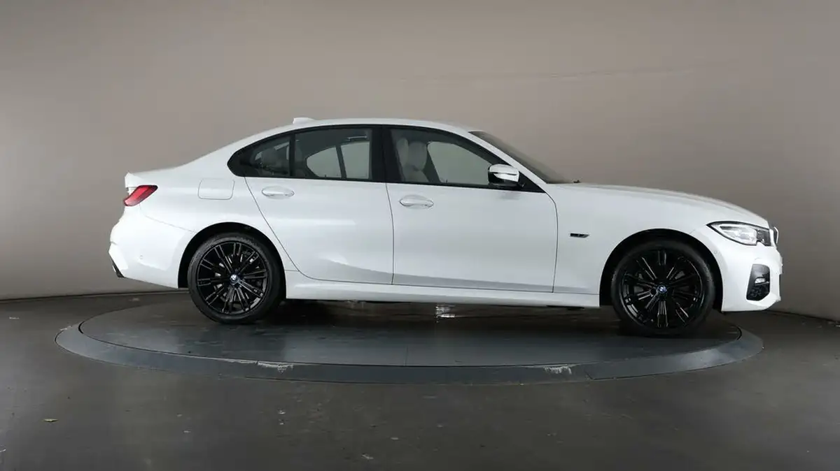 2022-bmw-3-series-20-330e-m-sport-pro-pack-saloon-4d-big-59