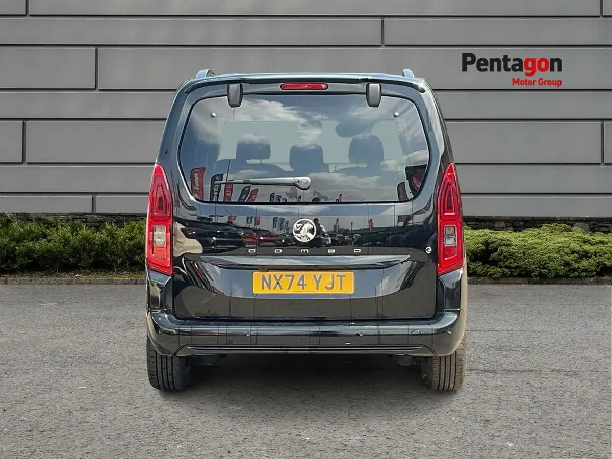 2024-vauxhall-combo-life-e-ultimate-big-16
