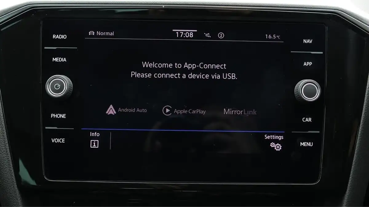 2021-volkswagen-passat-14-tsi-gte-estate-5d-big-24
