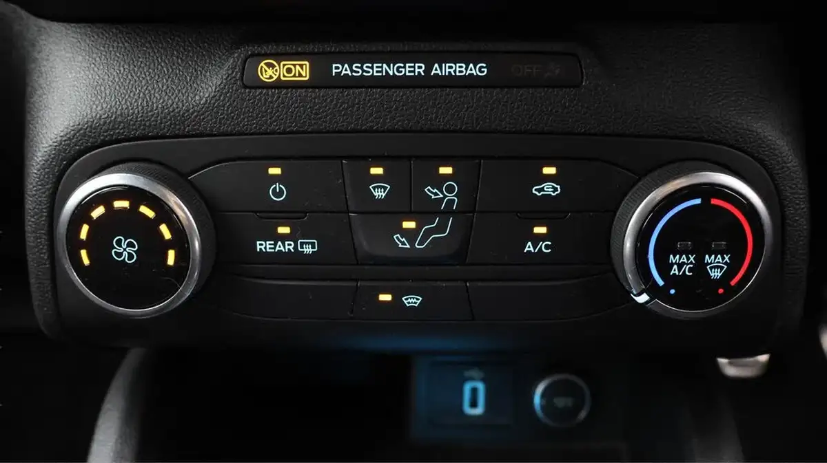 2019-ford-focus-15-st-line-ss-hatchback-big-12