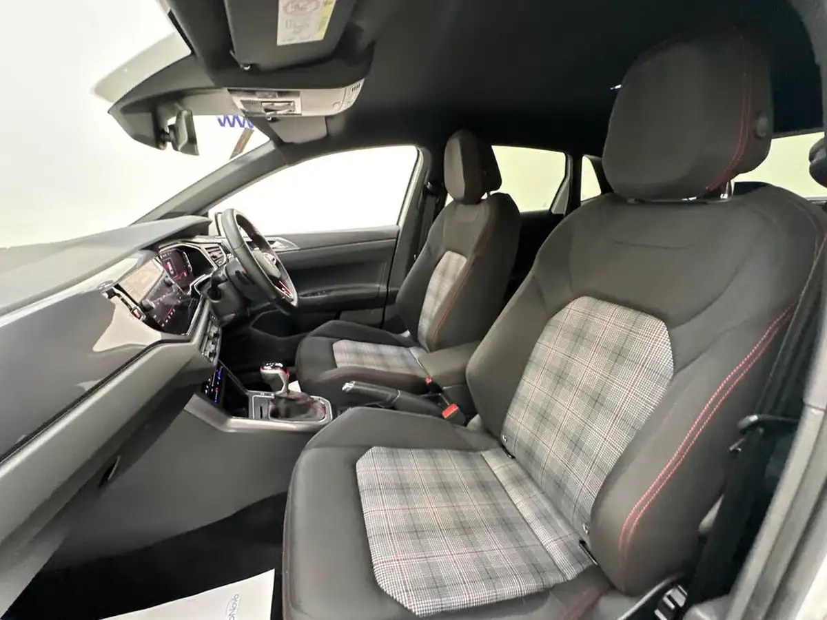 2023-volkswagen-polo-big-33
