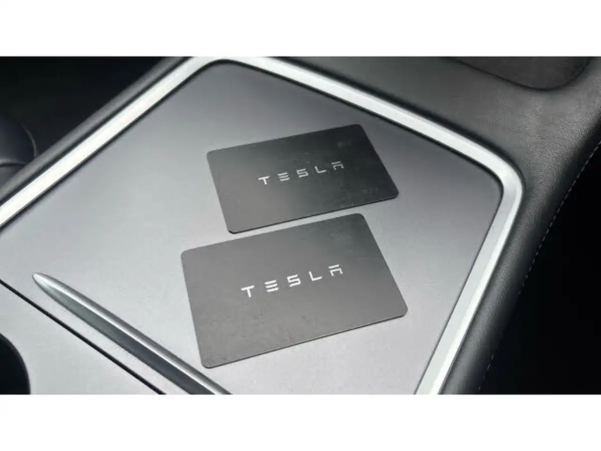 2022-tesla-model-3-e-performance-big-18