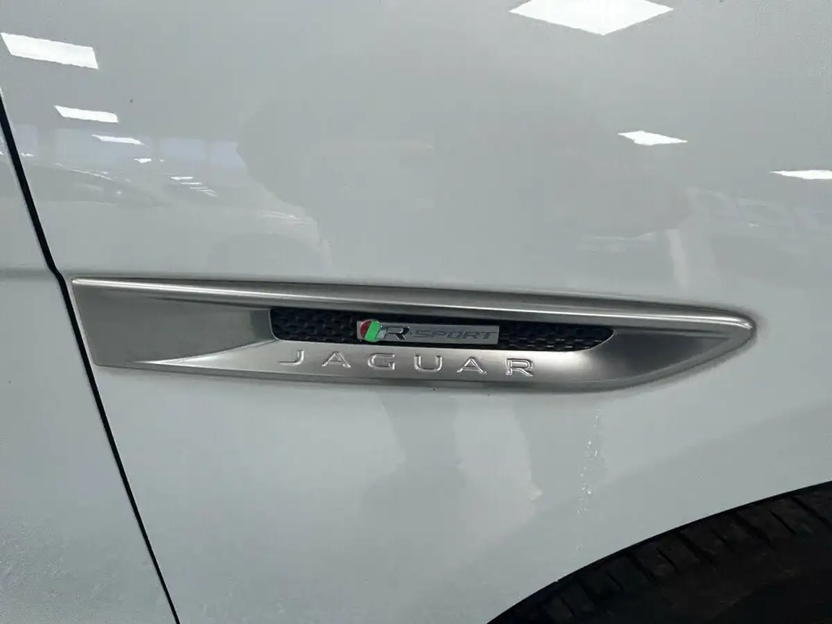 2017-jaguar-f-pace-20-i4d-r-sport-180ps-ss-auto-big-10