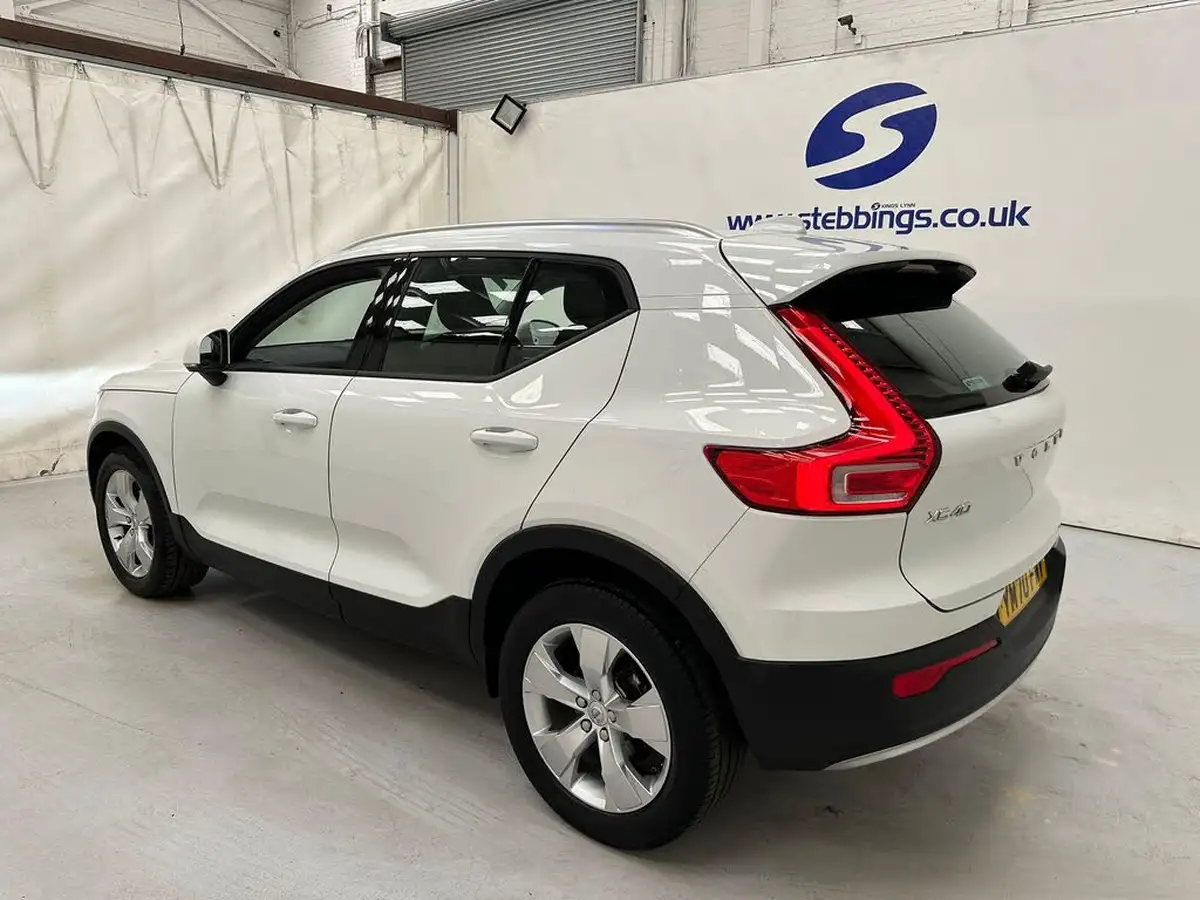 2020-volvo-xc40-20td-d3-momentum-geartronic-big-4