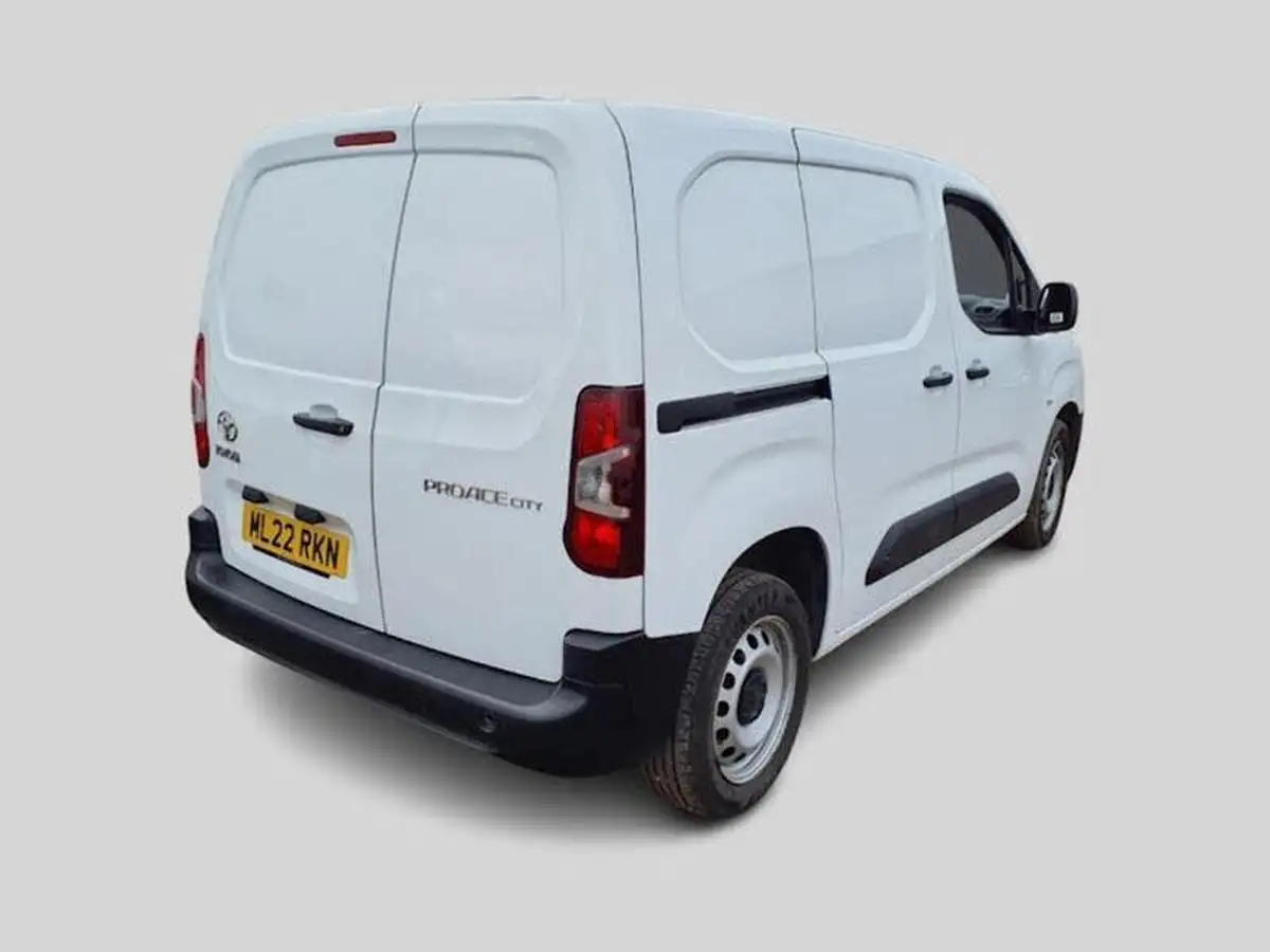 2022-toyota-proace-city-15d-active-big-3