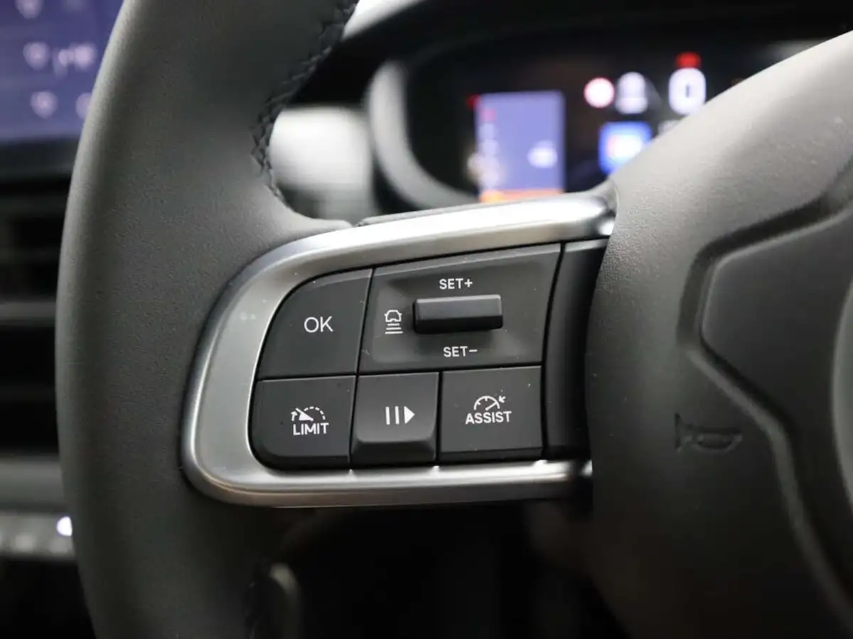 2025-jeep-avenger-12-gse-altitude-big-30