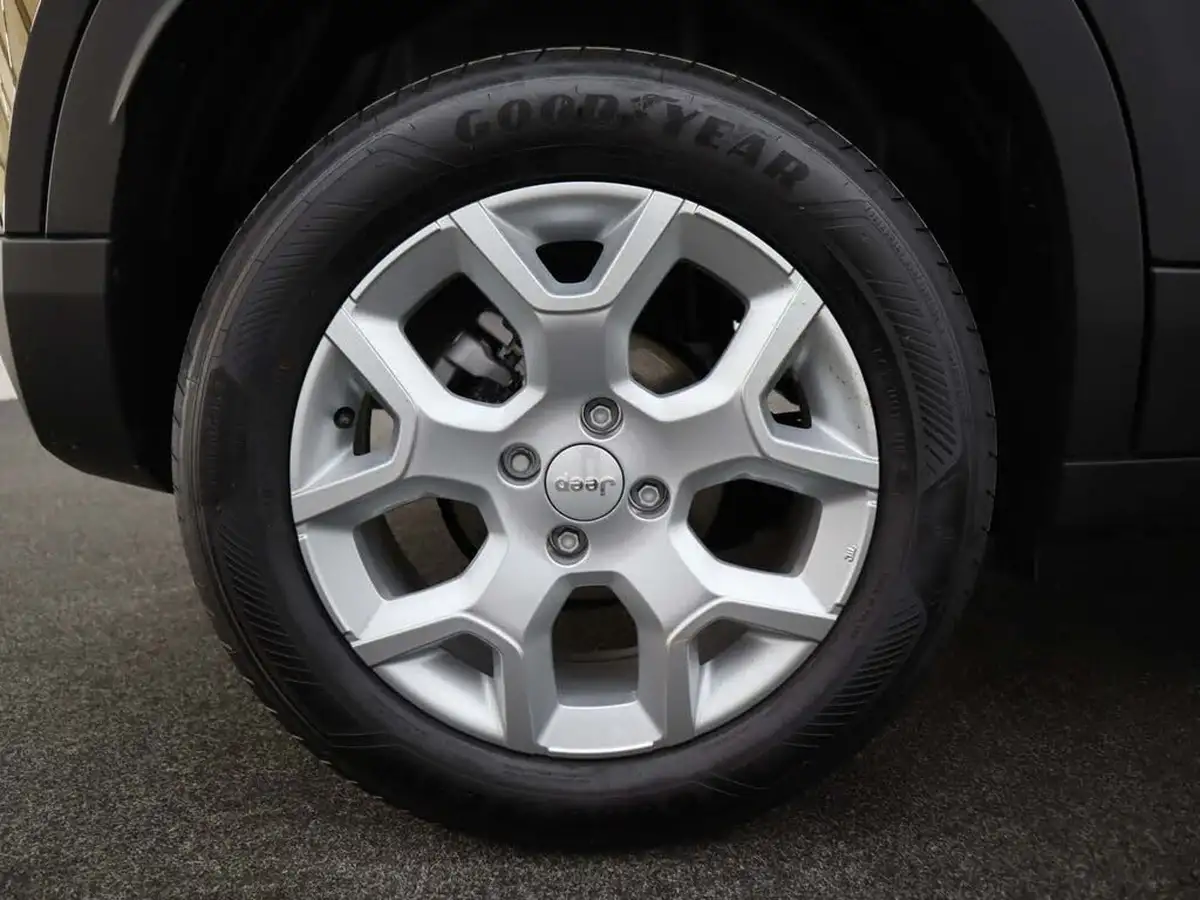 2025-jeep-avenger-12-gse-altitude-big-6