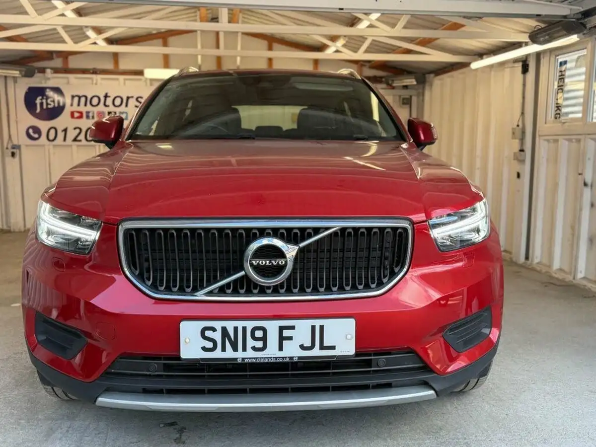 2019-volvo-xc40-15-t3-momentum-163bhp-big-9