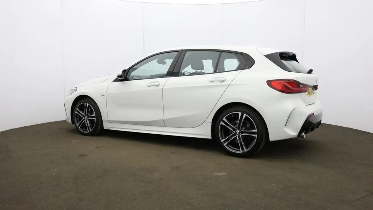 2022-bmw-1-series-15-118i-m-sport-lcp-big-65