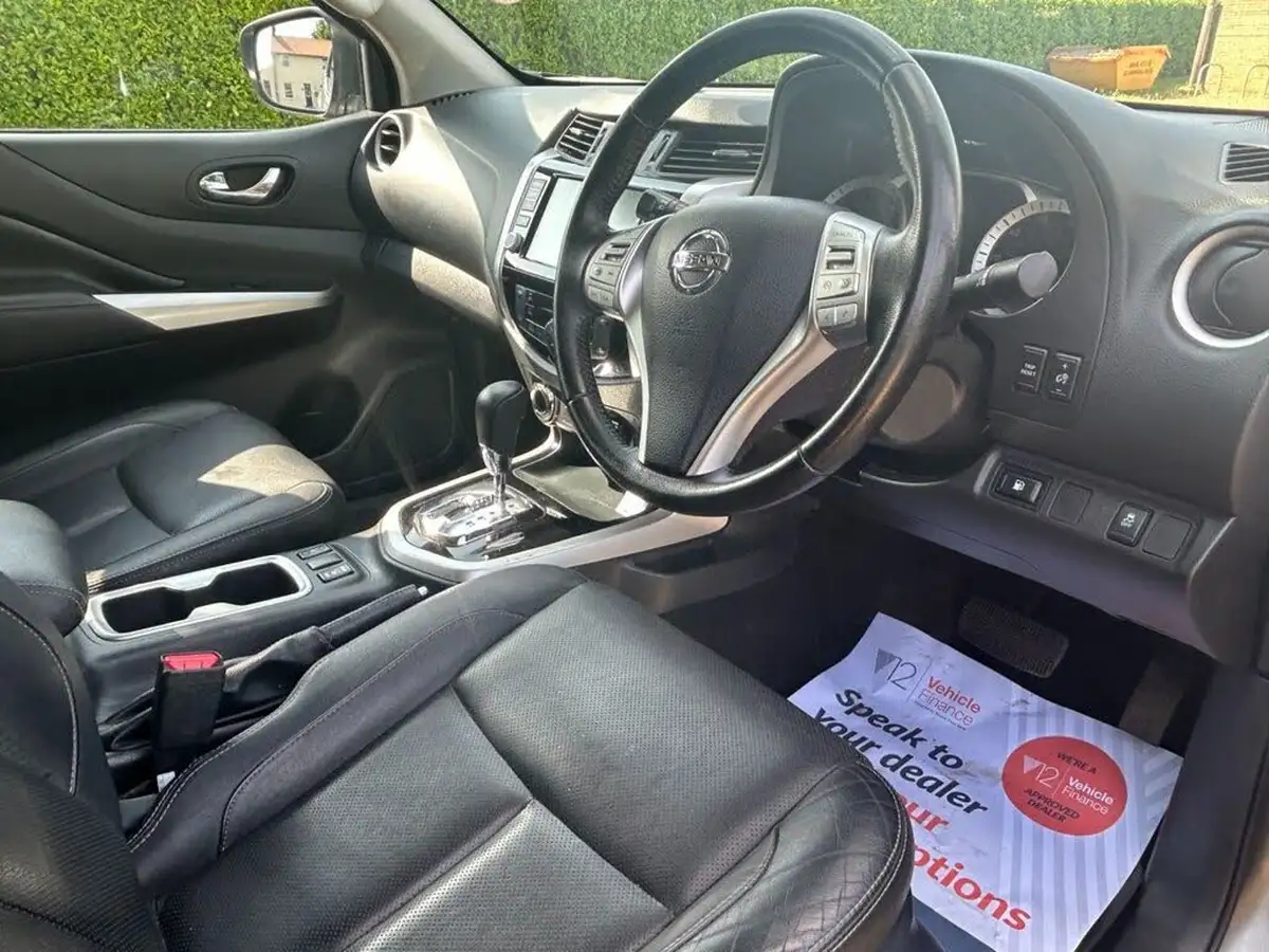 2019-nissan-navara-23dci-tt-tekna-8-navileather-auto-big-32