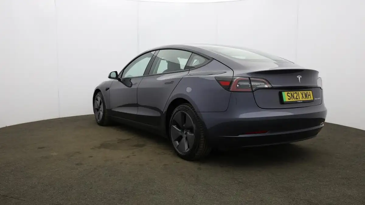 2021-tesla-model-3-e-long-range-4x4-big-56