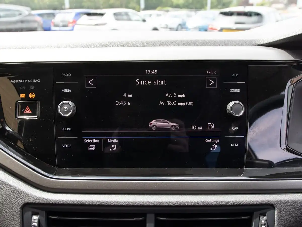 2019-volkswagen-polo-10-tsi-se-big-27