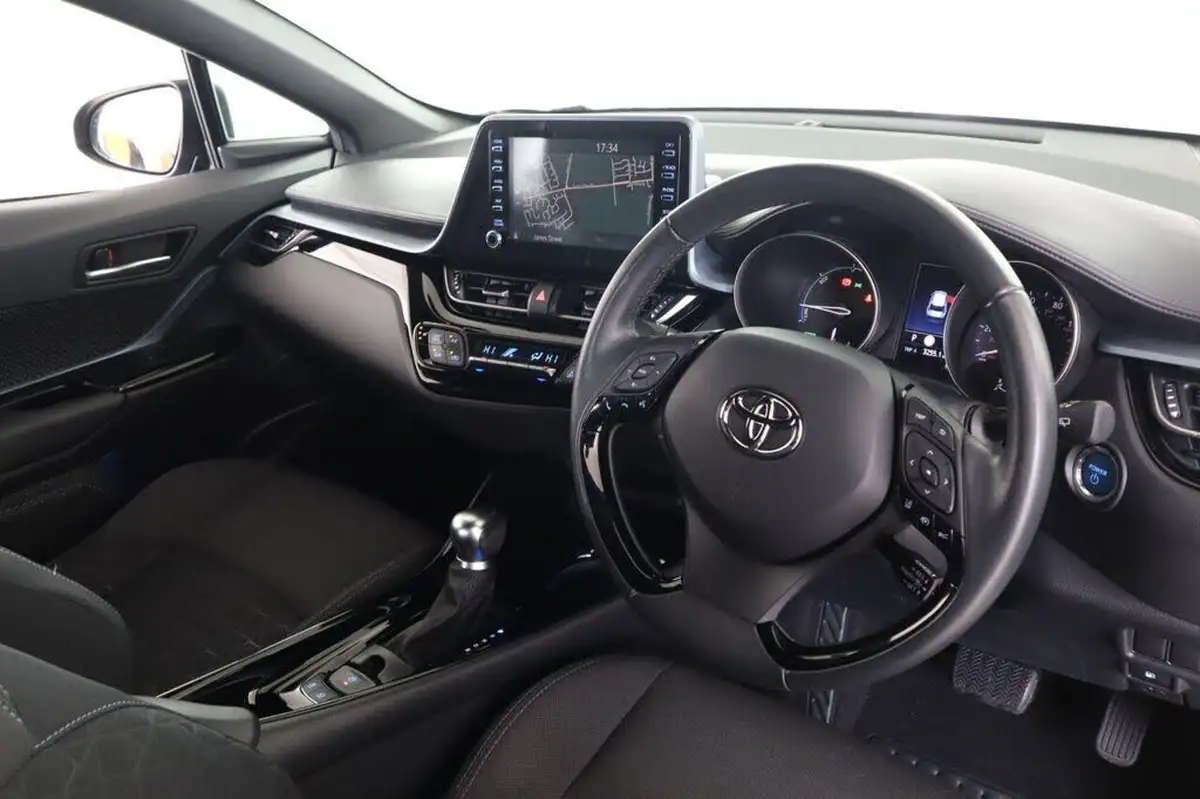 2021-toyota-c-hr-18-vvt-i-design-big-8