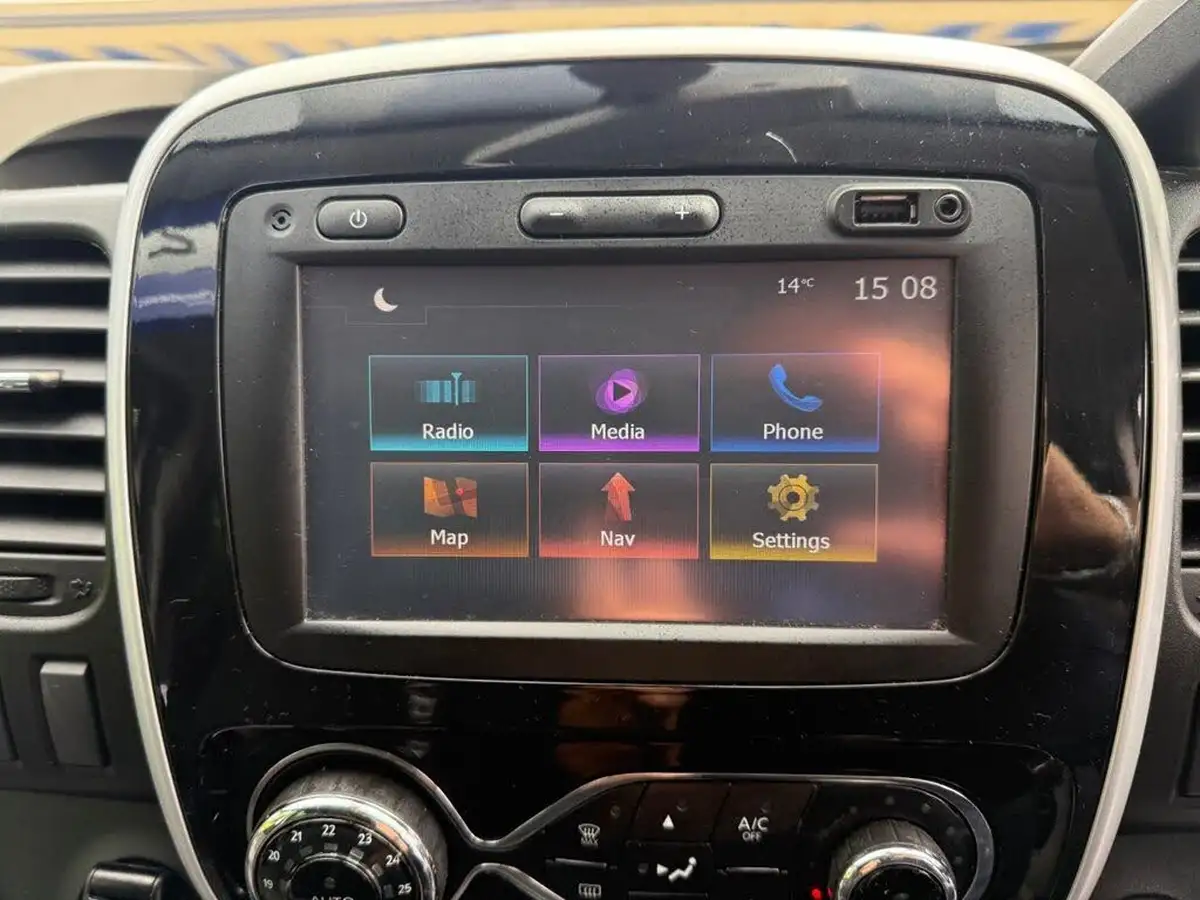 2018-renault-trafic-16dci-ll29-145-sport-nav-energy-145-e6-crew-van-big-17