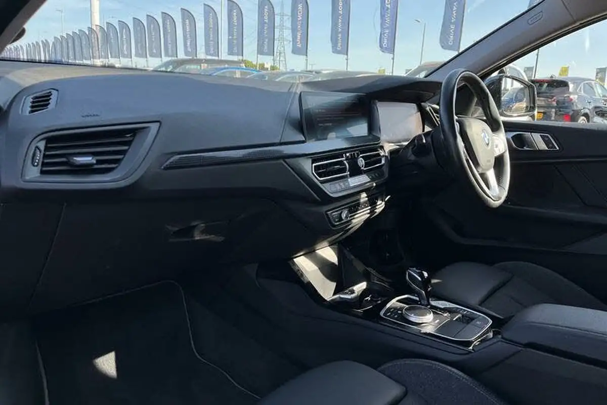 2022-bmw-1-series-15-118i-sport-dct-big-17