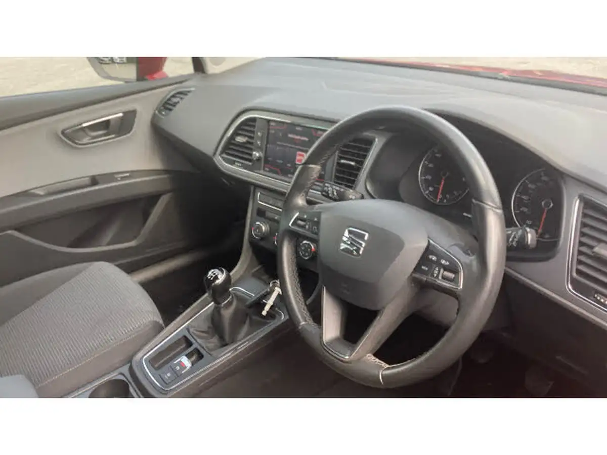 2019-seat-leon-15-tsi-evo-se-dynamic-hatchback-big-10