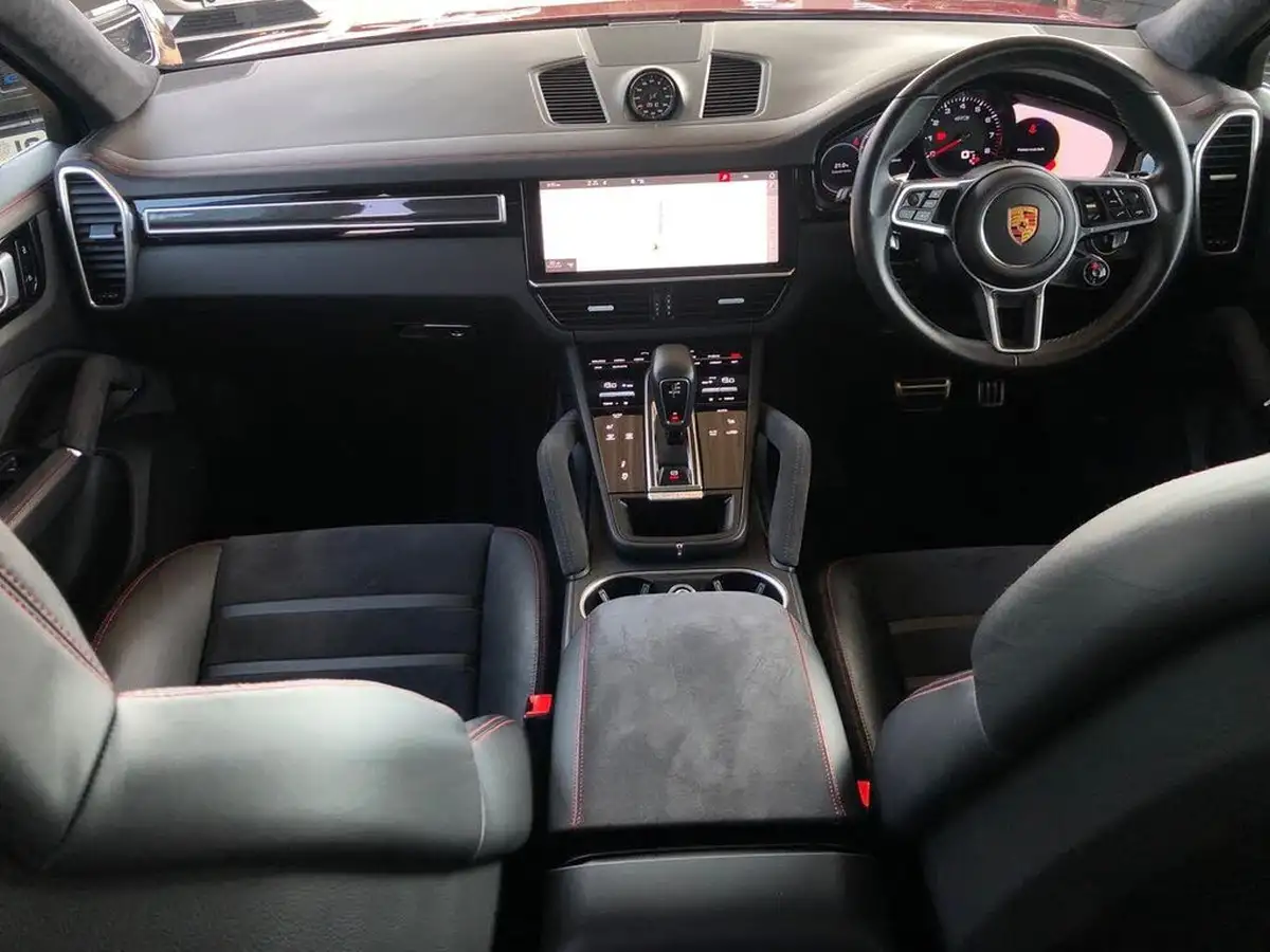 2020-porsche-cayenne-40-v8-gts-coupe-big-9