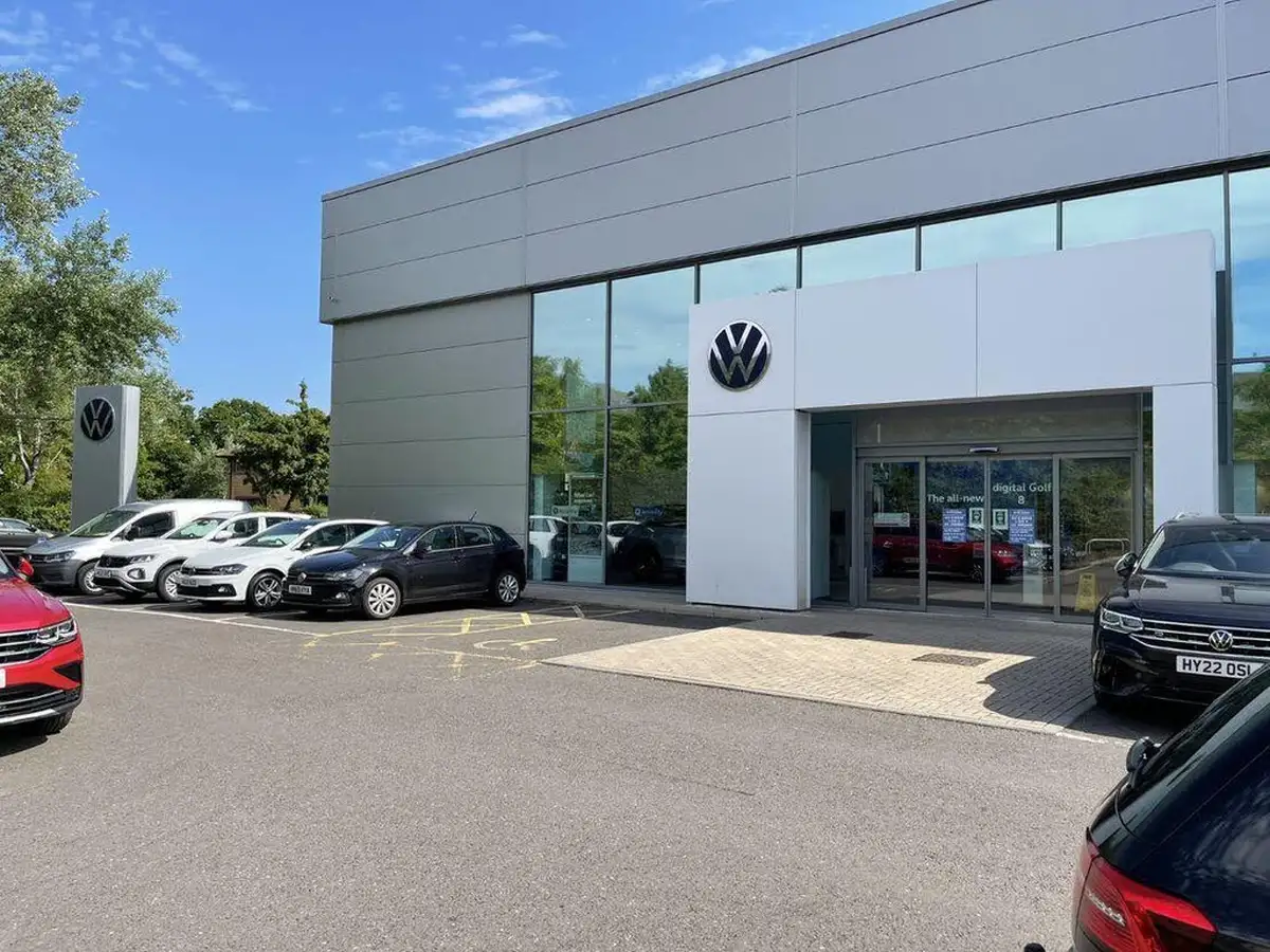 2022-volkswagen-tiguan-15-tsi-r-line-big-3