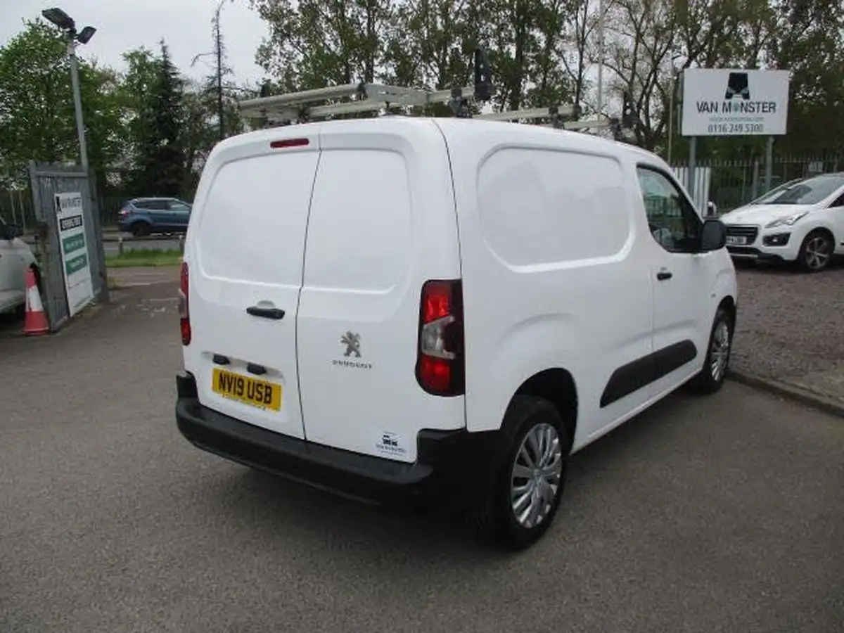 2019-peugeot-partner-16bluehdi-1000-professional-big-3