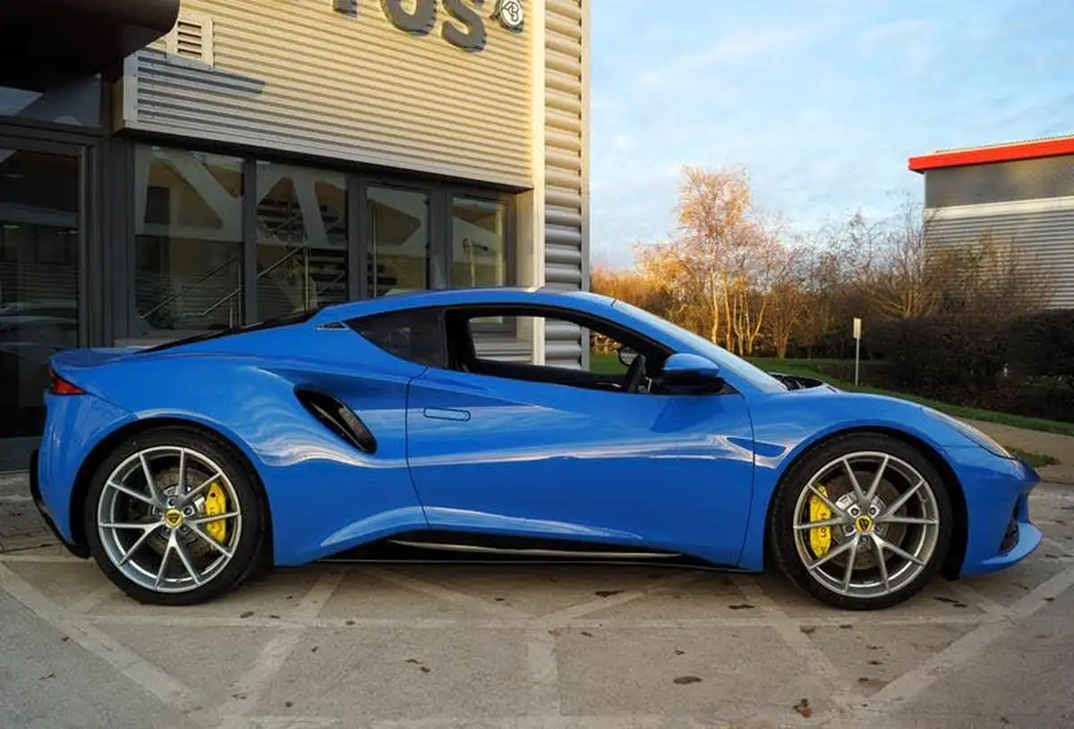 2025-lotus-emira-35-first-edition-v6-big-1