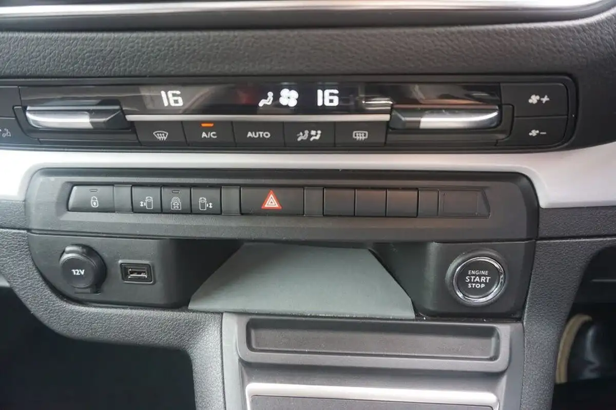 2021-peugeot-traveller-e-allure-standard-big-20