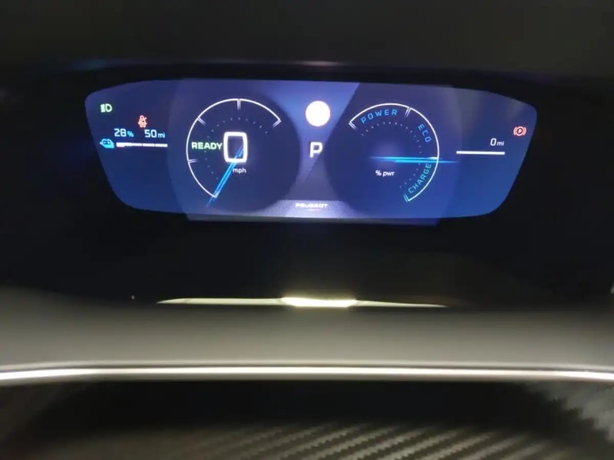 2025-peugeot-2008-suv-e-gt-156ps-54kwh-big-18