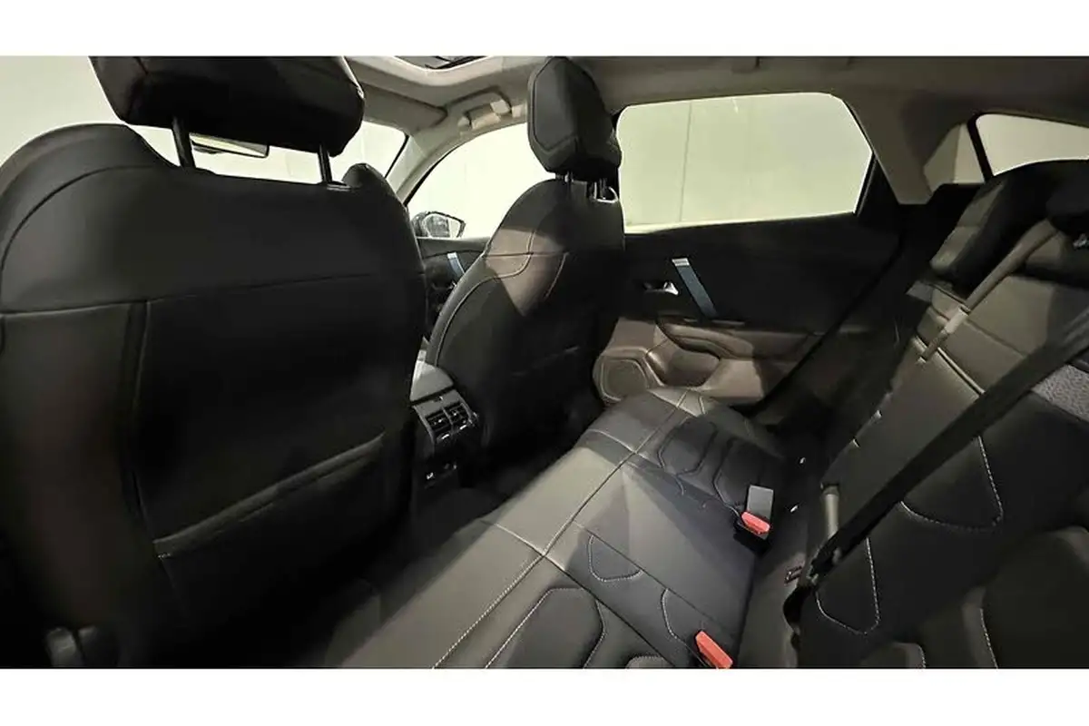 2022-citroen-c4-e-shine-plus-big-23