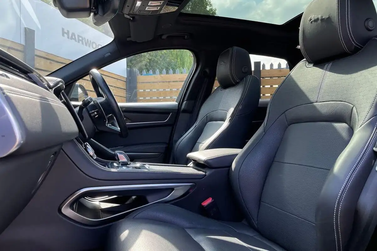 2022-jaguar-f-pace-20-p400e-r-dynamic-hse-big-29