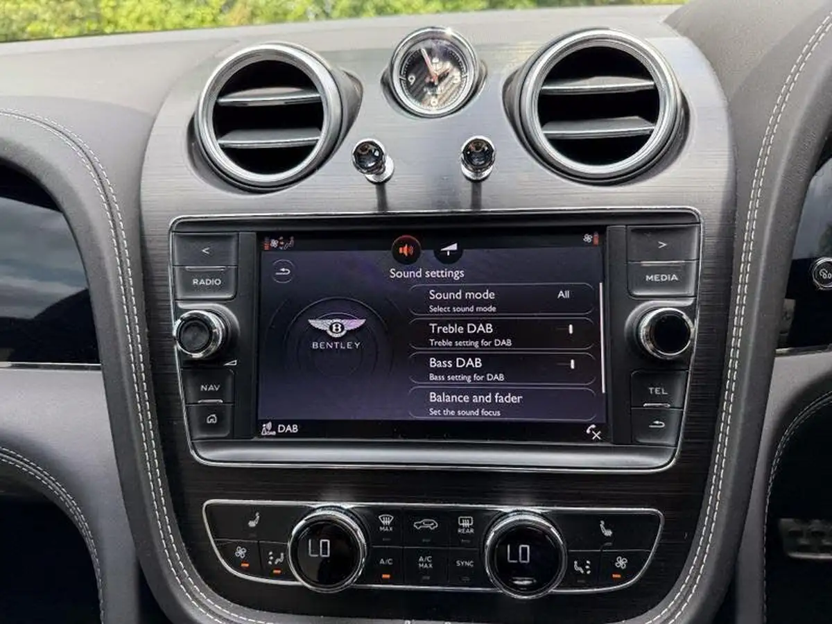 2018-bentley-bentayga-40-v8-big-22