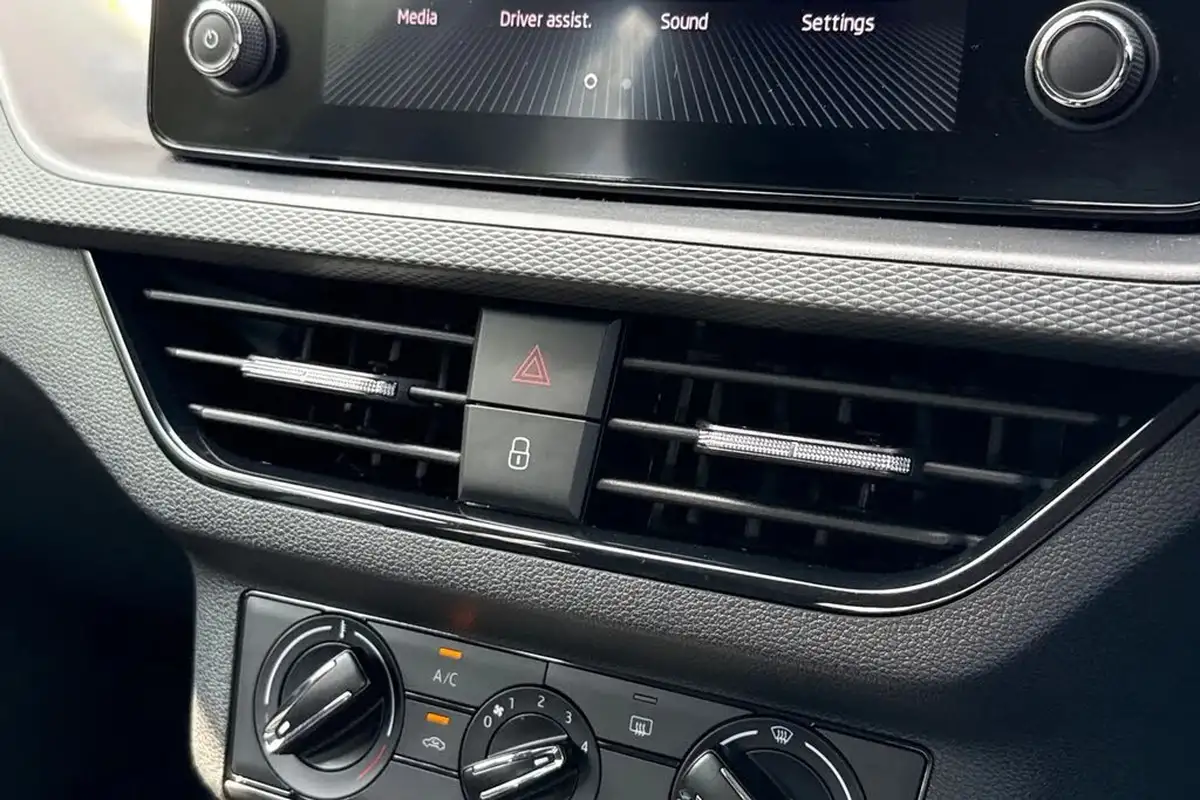 2022-skoda-scala-10-tsi-se-110ps-big-43