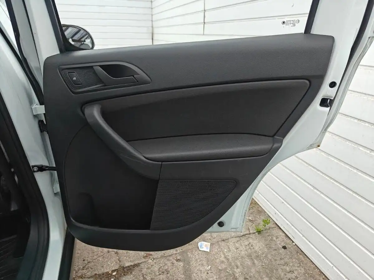 2015-skoda-yeti-outdoor-16tdi-s-greenline-ii-big-34