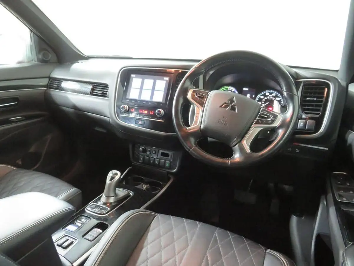 2020-mitsubishi-outlander-24-exceed-phev-big-11