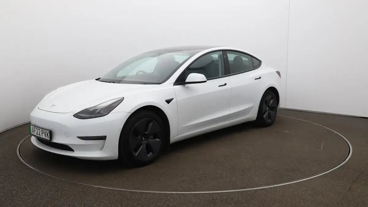 2022-tesla-model-3-e-long-range-big-69
