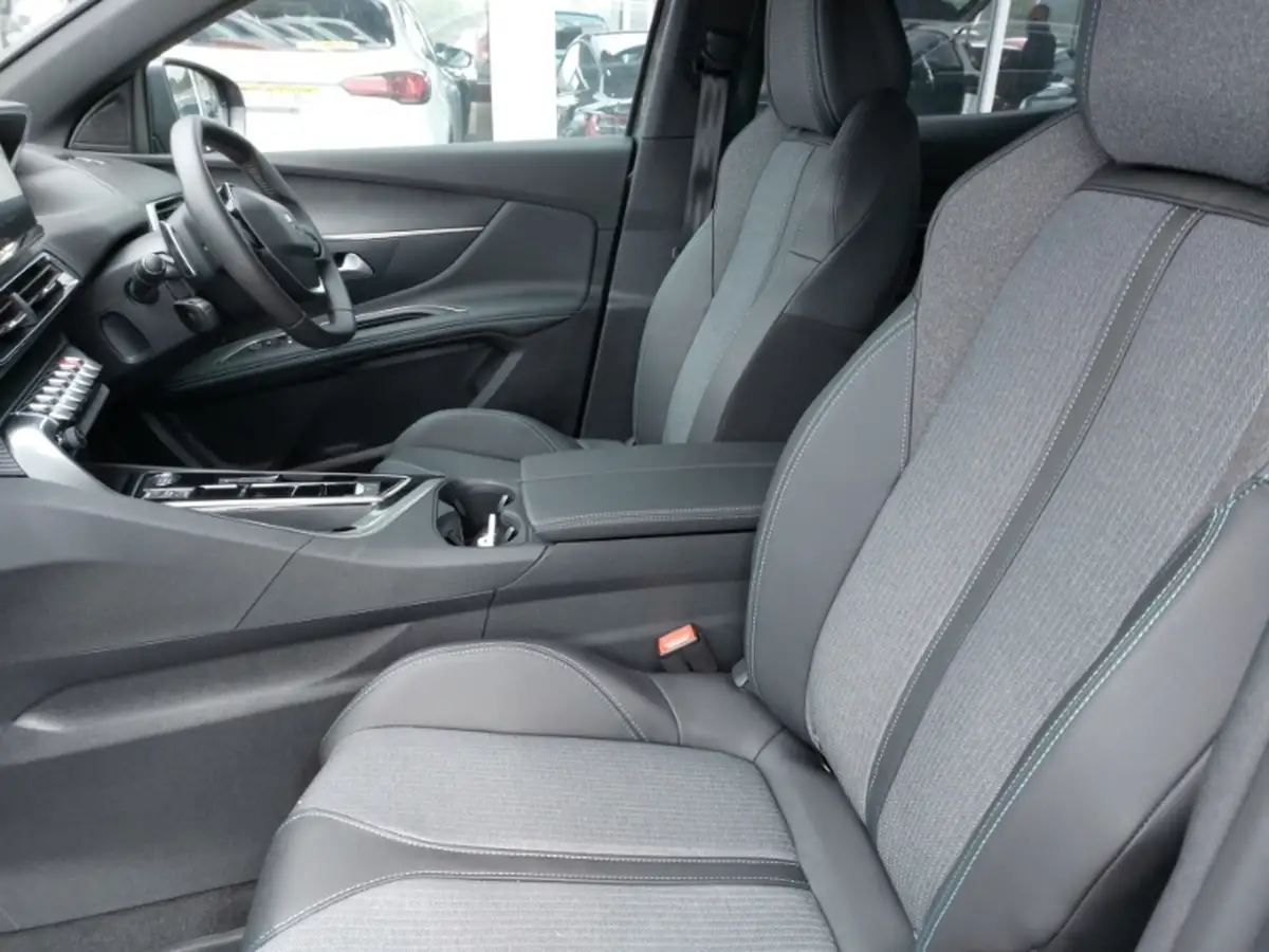 2024-peugeot-3008-suv-15-bluehdi-allure-big-4