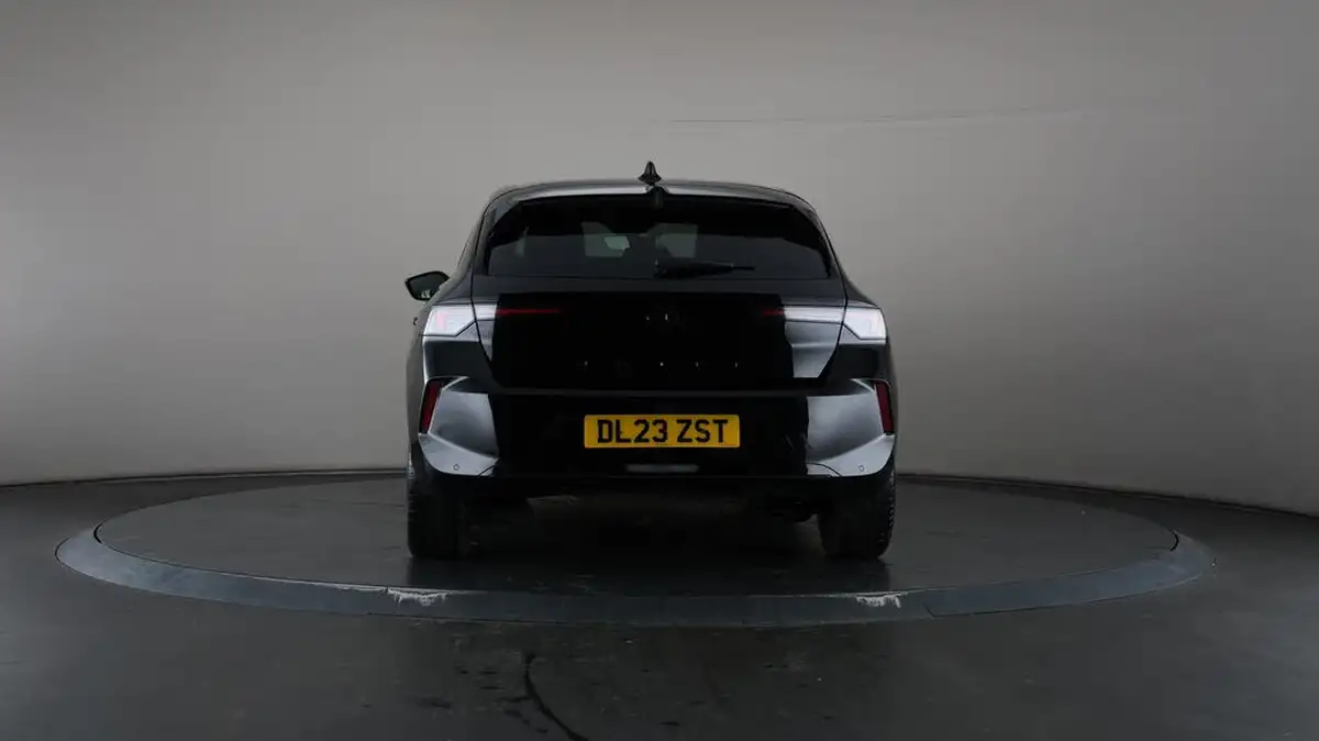 2023-vauxhall-astra-12-turbo-gs-hatchback-big-35