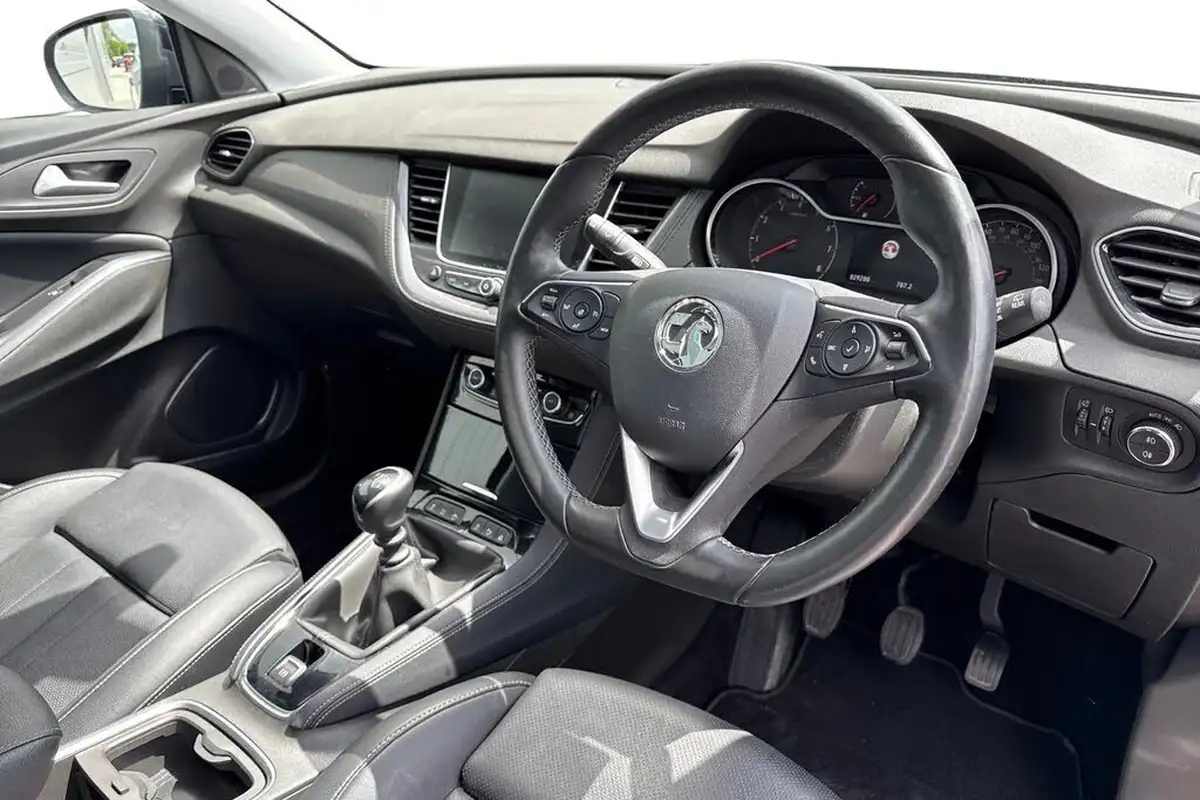 2019-vauxhall-grandland-x-12-elite-nav-big-13