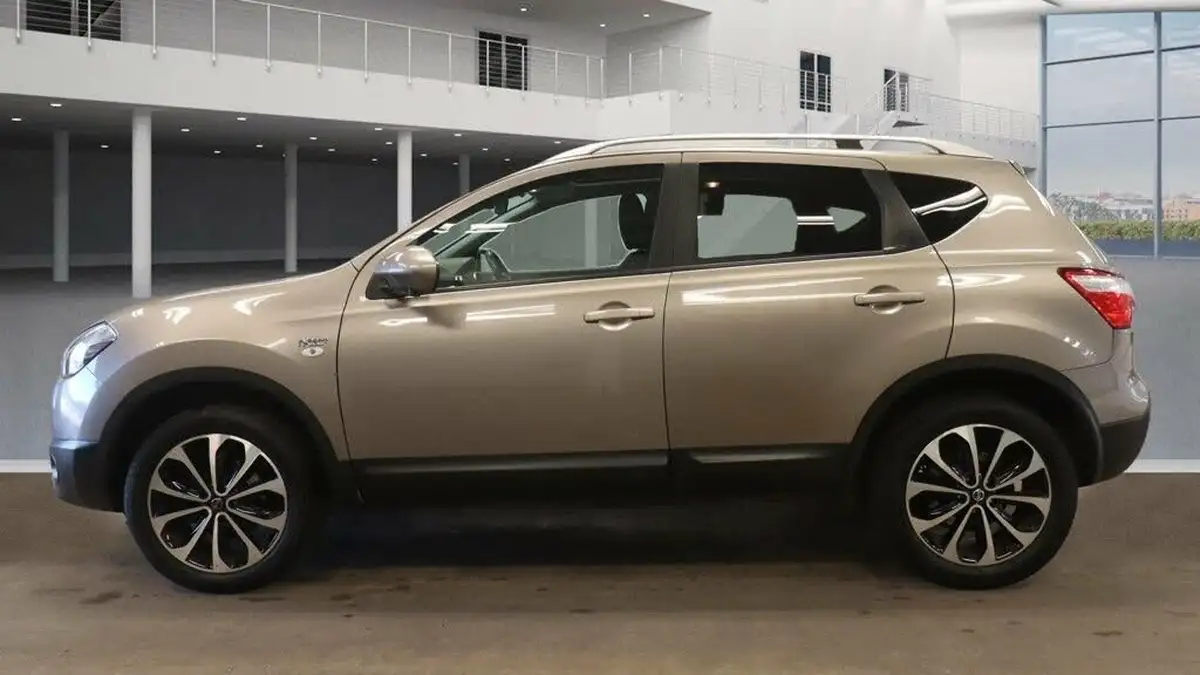 2012-nissan-qashqai-16-n-tec-cvt-big-11