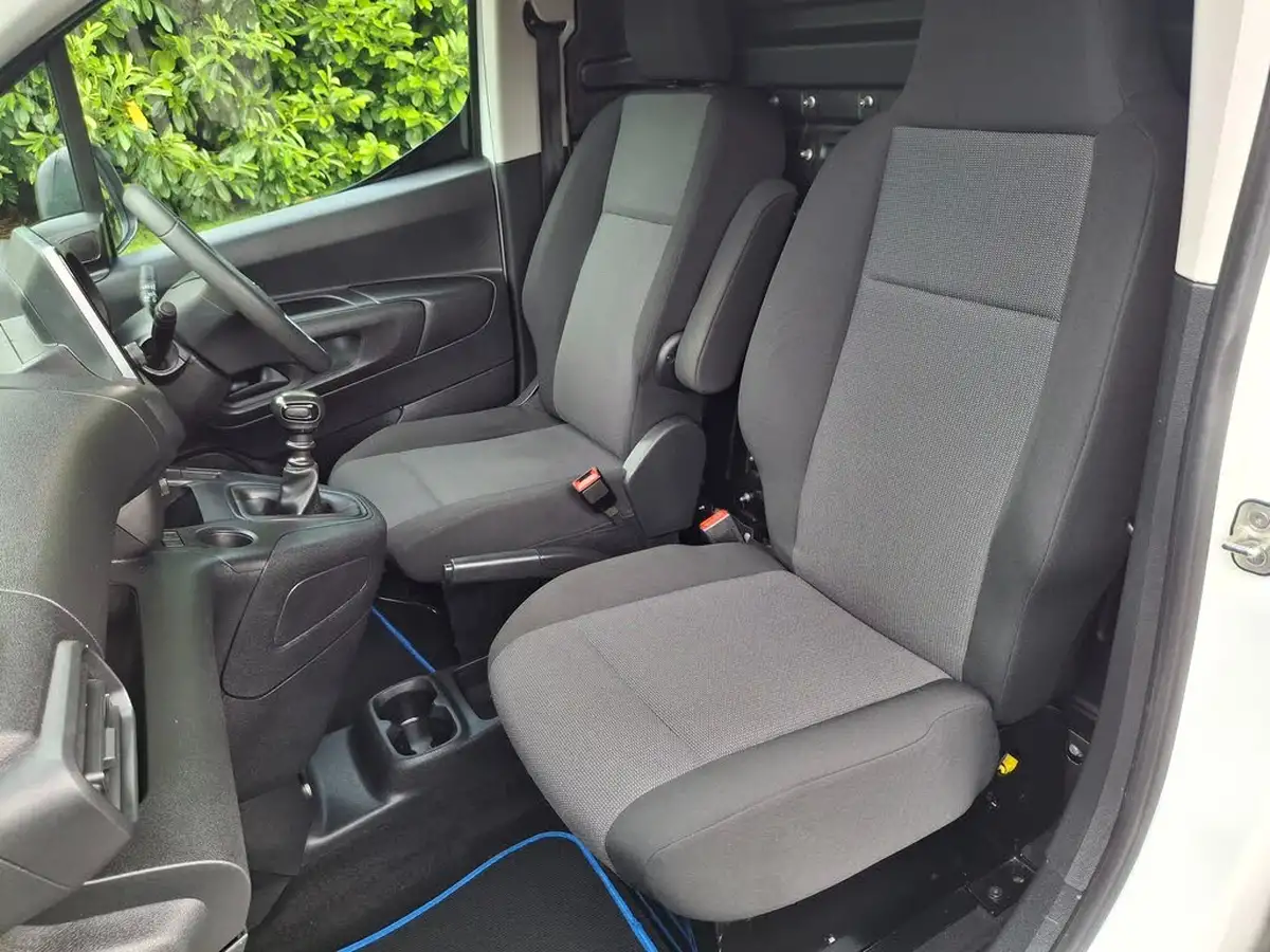2022-vauxhall-combo-15cdti-dynamic-2300-100pseu6dt-l2h1-panel-big-22