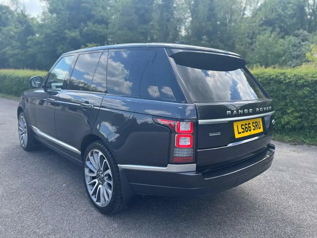 2016-land-rover-range-rover-44-sdv8-autobiography-44-sdv8-339bhp-awd-ss-big-11