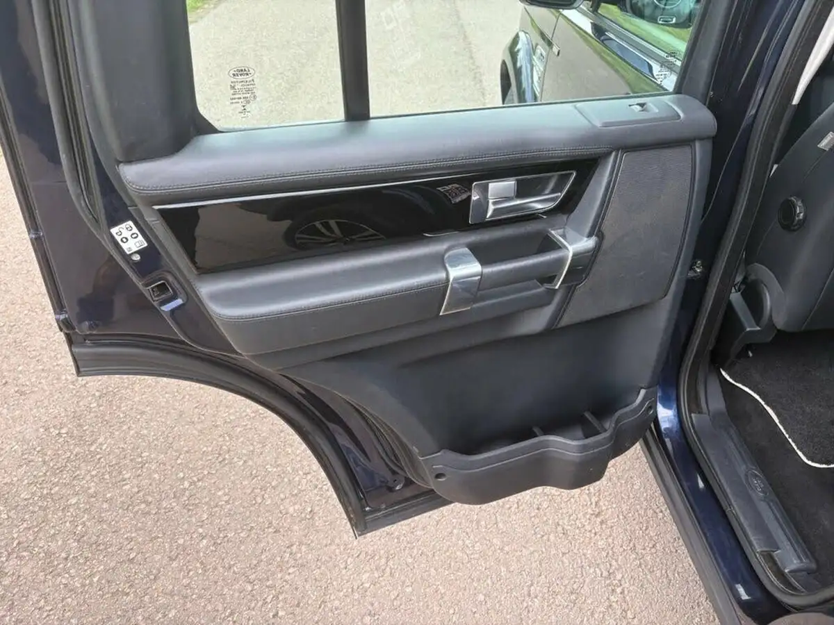 2014-land-rover-discovery-4-30-sd-v6-hse-big-23
