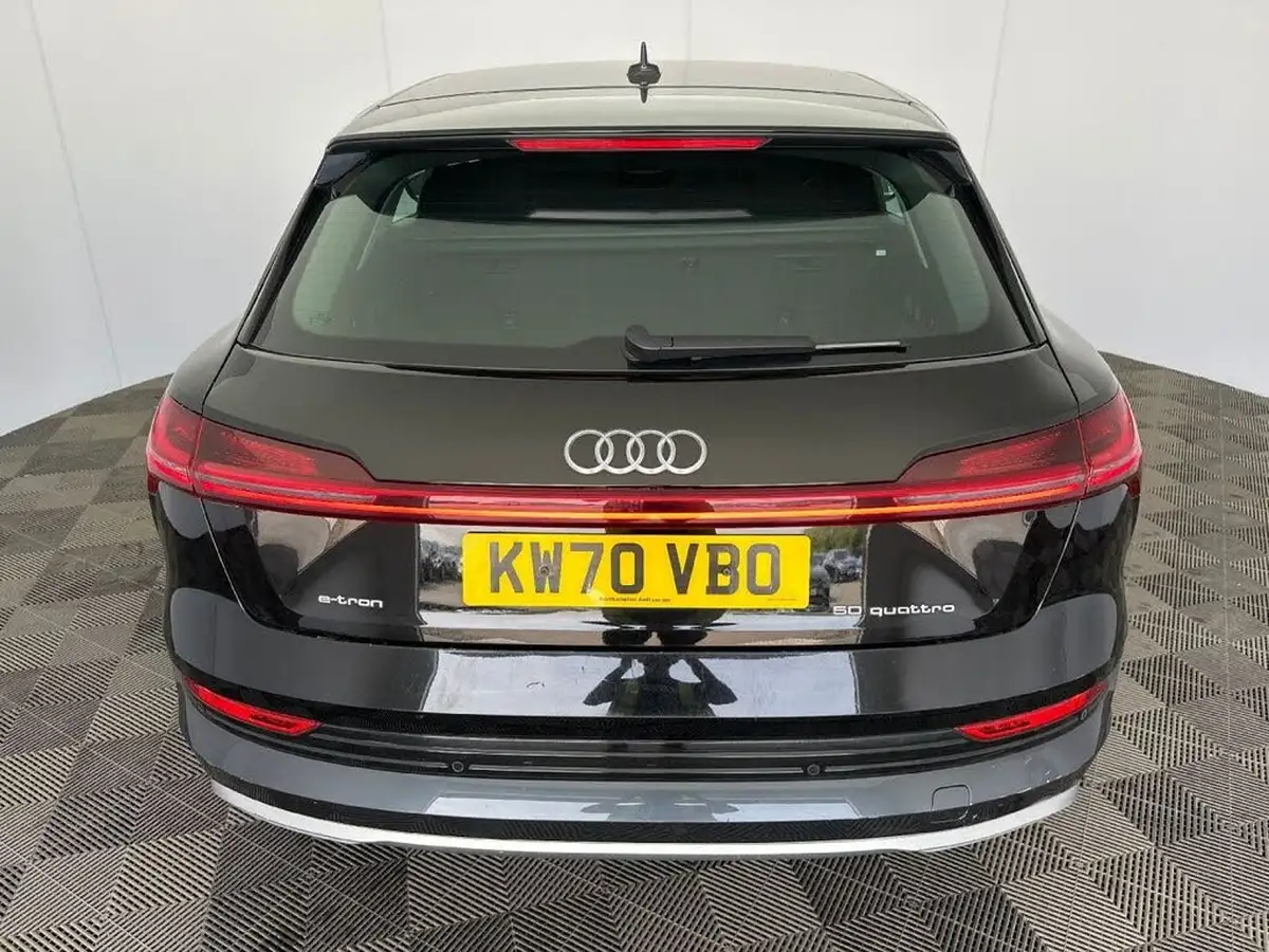 2021-audi-e-tron-50e-sport-station-wagon-big-2