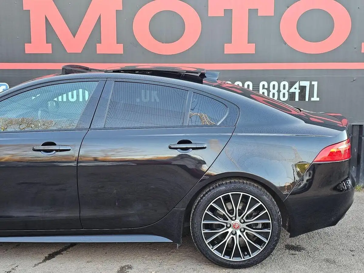2018-jaguar-xe-20i-landmark-200ps-big-62