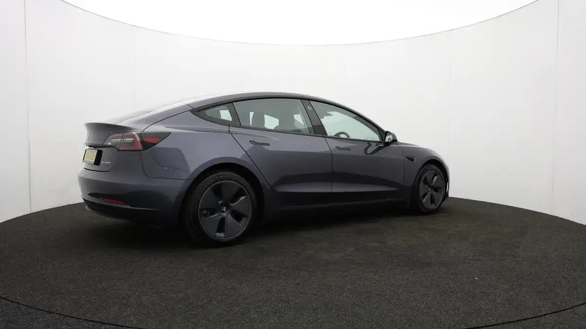 2021-tesla-model-3-e-long-range-awd-big-29