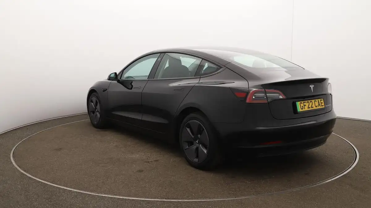 2022-tesla-model-3-e-long-range-big-53