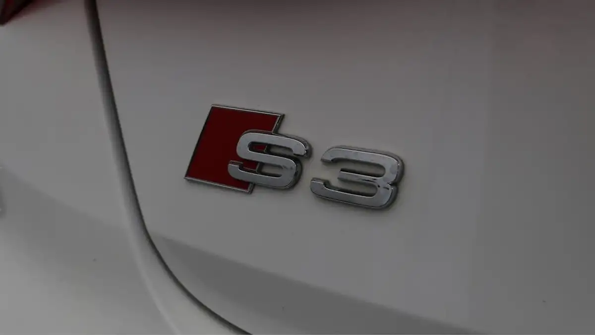 2022-audi-s3-20-tfsi-saloon-4d-big-21