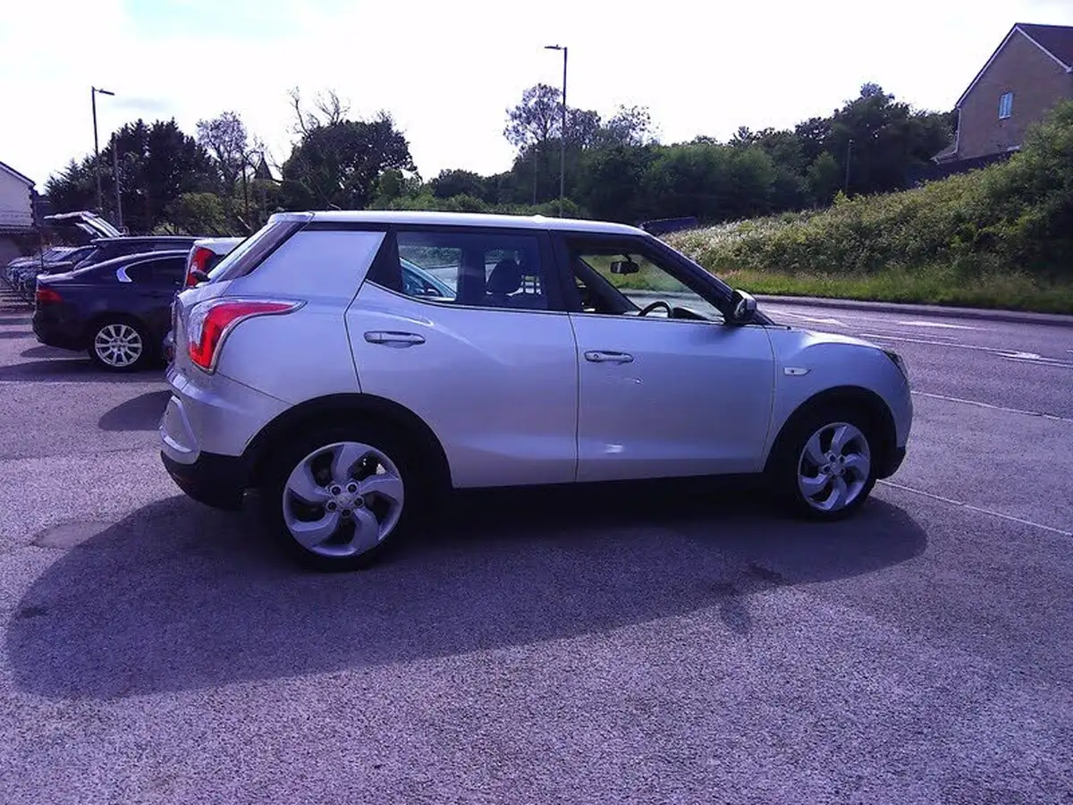 2016-kgm-ssangyong-tivoli-16td-ex-big-6
