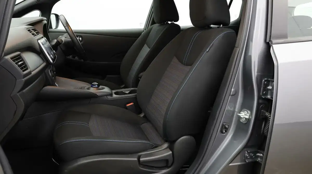 2021-nissan-leaf-e-acenta-big-13