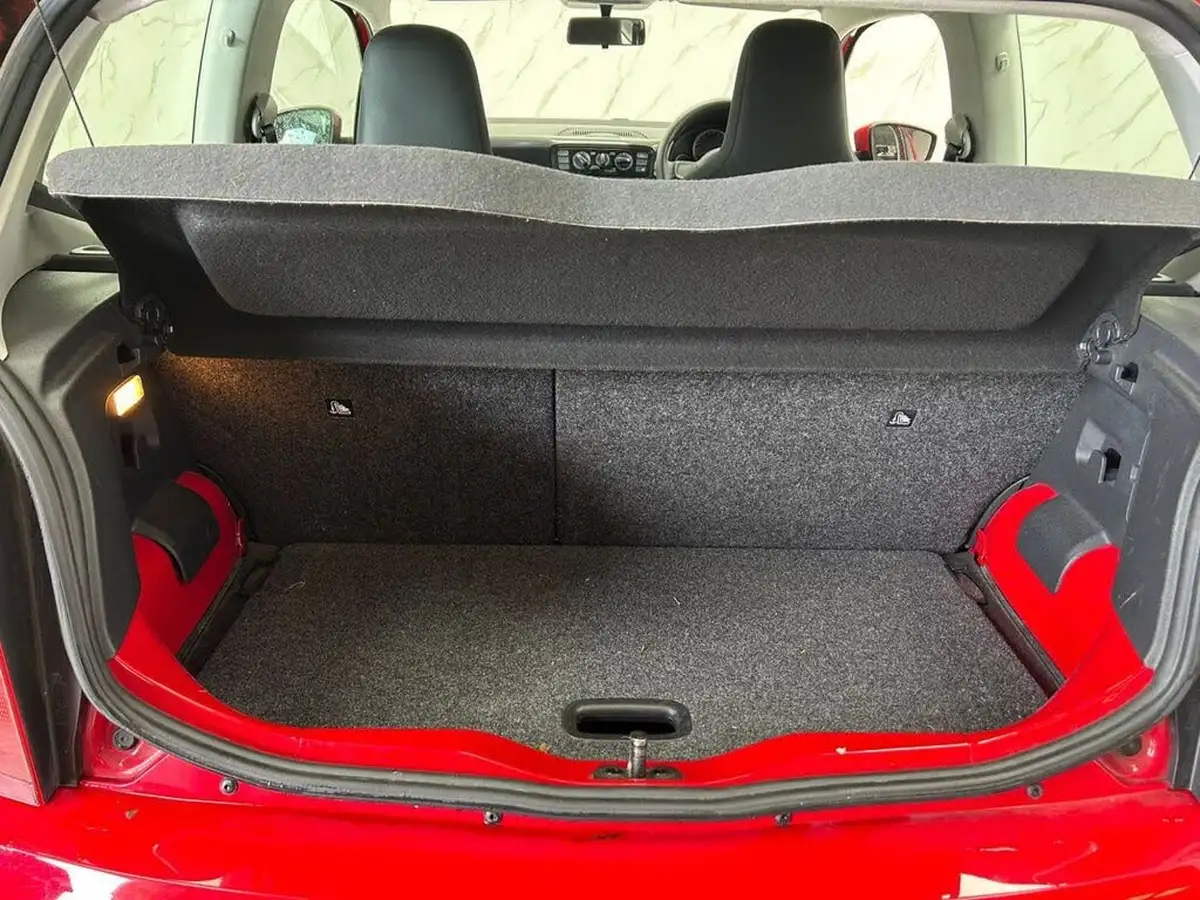 2015-volkswagen-up-10-move-up-60ps-3d-big-16